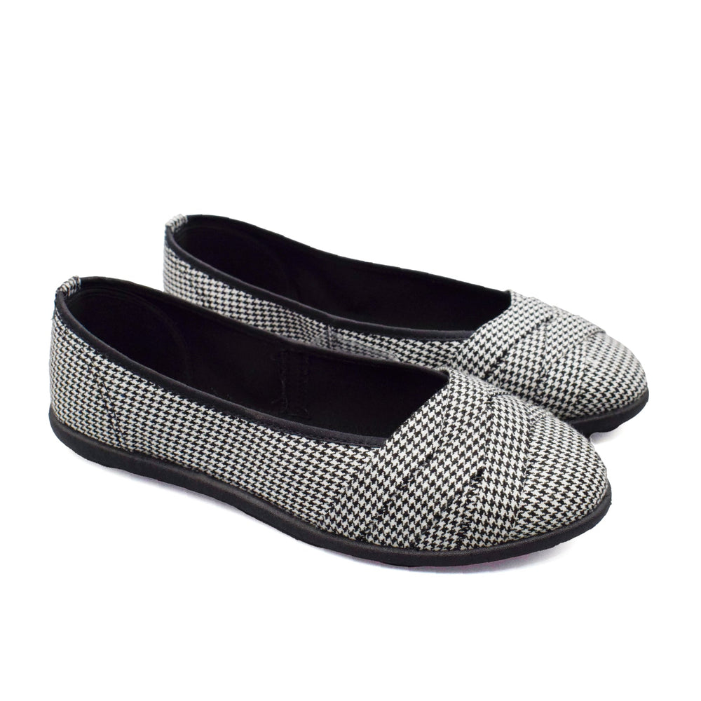 
                      
                        Tomcat Ivy Checkered Canvas Shoes - Black - Umoja Africa Kenya
                      
                    