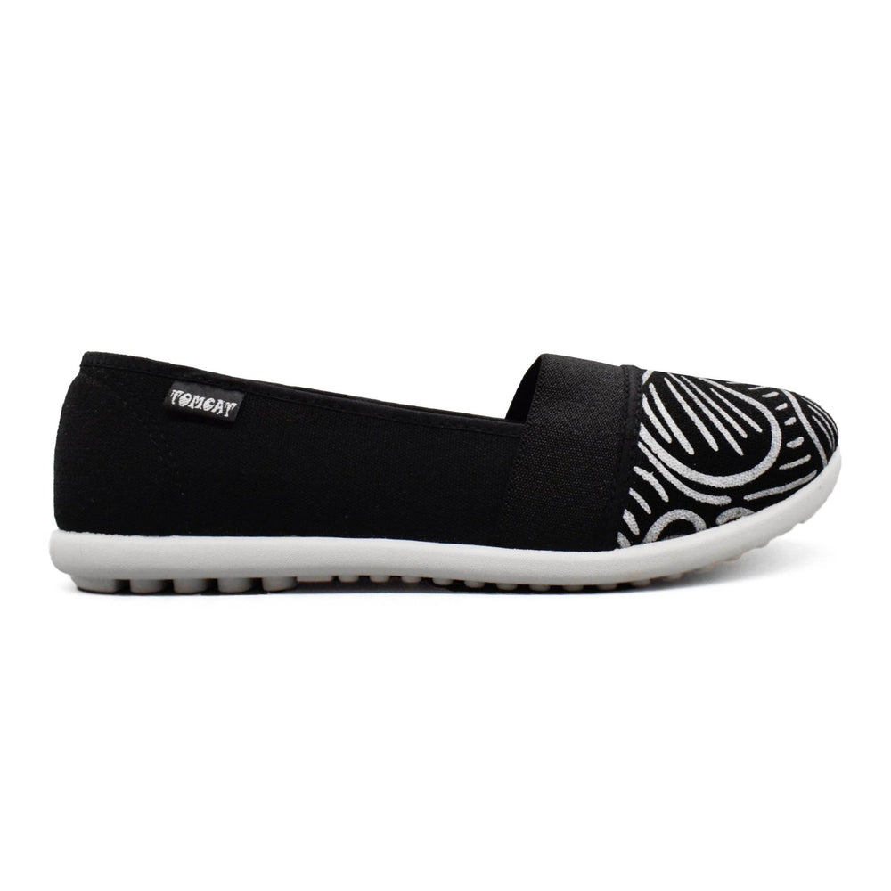 
                      
                        Tomcat Ivy Twist Canvas Shoes - Black - Umoja Africa Kenya
                      
                    